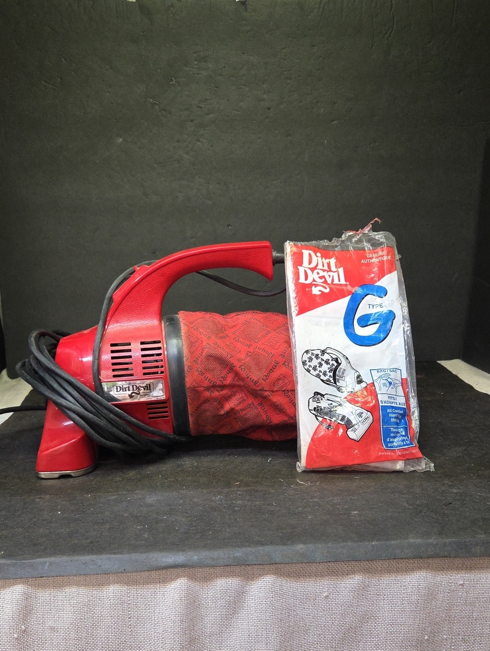 X•Vintage Royal Dirt Devil Hand Vacuum Model 103 Red Vac Corded Tested